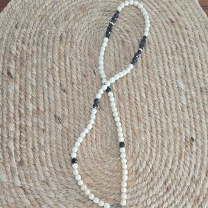 Vintage Pearl and Onyx Bead Necklace.